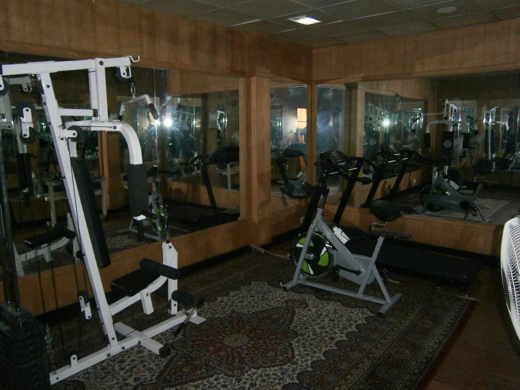 Quality Airport Hotels Nedumbassery Buitenkant foto