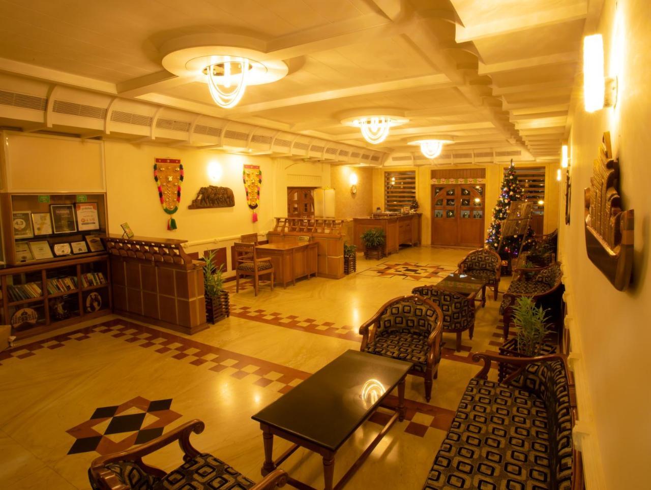 Quality Airport Hotels Nedumbassery Buitenkant foto