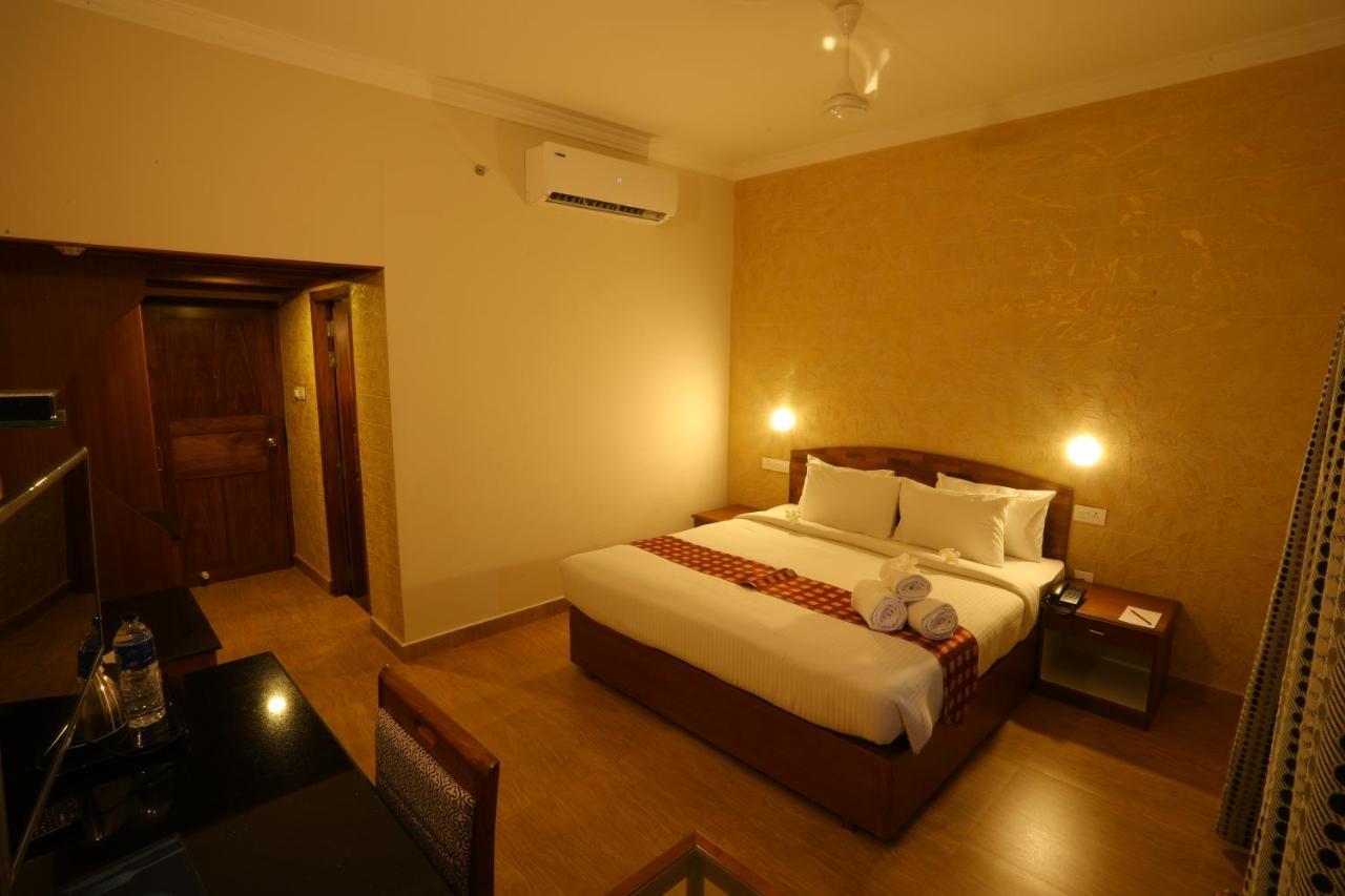 Quality Airport Hotels Nedumbassery Buitenkant foto