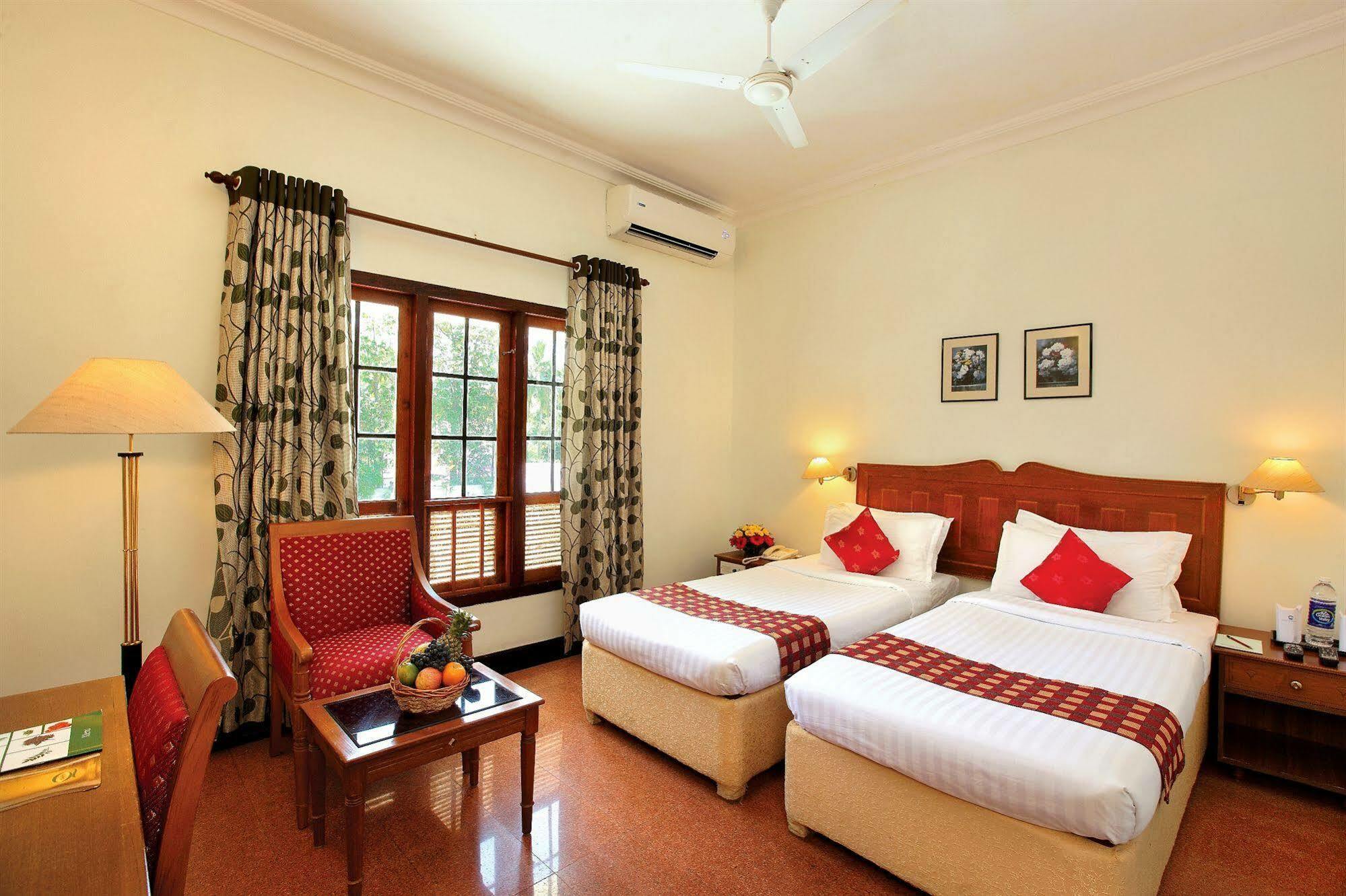 Quality Airport Hotels Nedumbassery Buitenkant foto