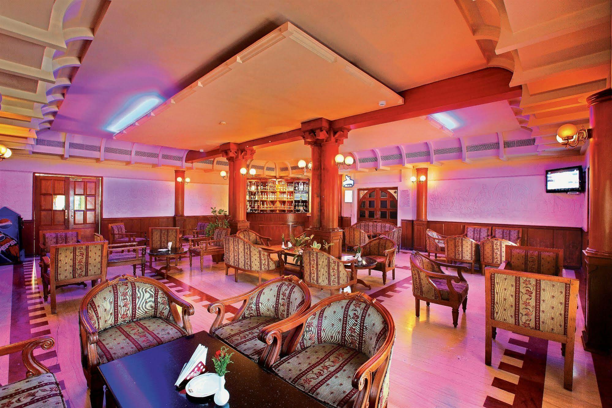 Quality Airport Hotels Nedumbassery Buitenkant foto