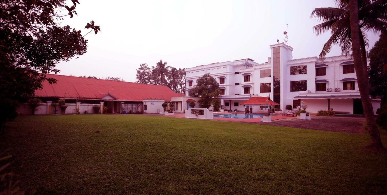 Quality Airport Hotels Nedumbassery Buitenkant foto